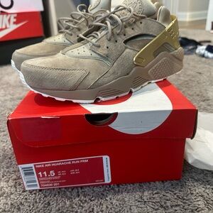 Nike Air Huarache Run PRM size 11.5